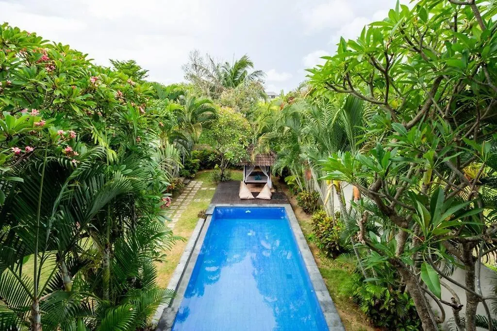 Lush Tropical Haven - 10 Minute Walk To Seminyak Beach スミニャック
