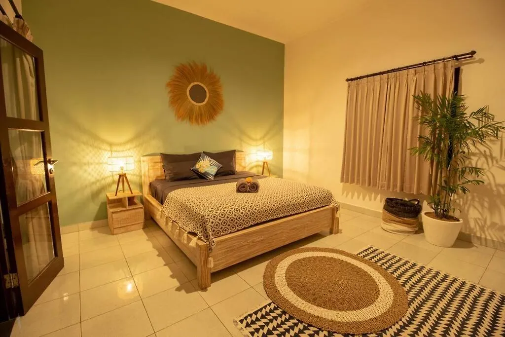 Lush Tropical Haven - 10 Minute Walk To Seminyak Beach